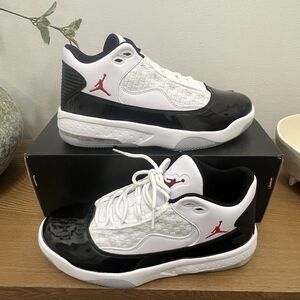 Jordan Men's Max Aura 2 White/Black Basketball Shoes Size 7.5M CK6636 102